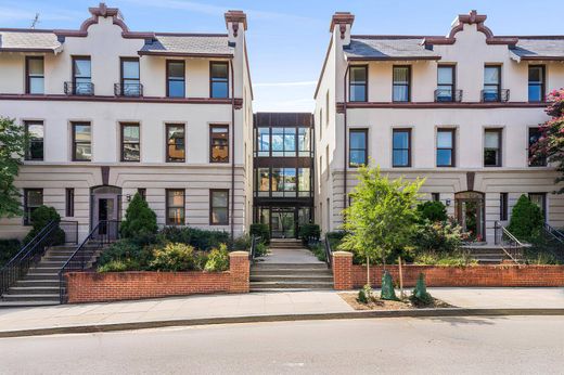 Apartment in Washington, Washington County