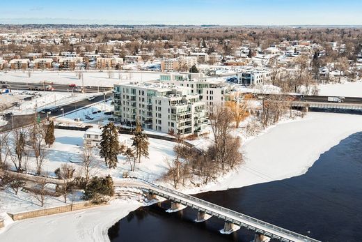 Квартира, Boisbriand, Laurentides