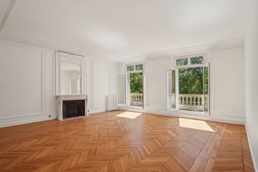 Apartment in Monceau, Courcelles, Ternes, Paris