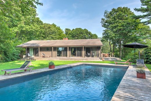 Detached House in Orient, Suffolk County