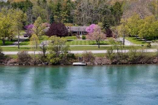 Detached House in Niagara Falls, Ontario