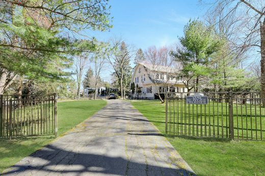 Detached House in Franklin Lakes, Bergen County