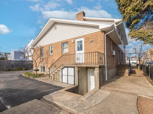 Duplex in Port Washington, Nassau County