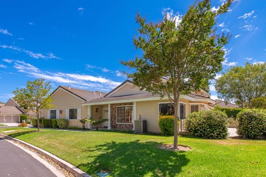 Townhouse in Westlake Village, Los Angeles County