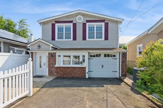 Detached House in Linden, Union County