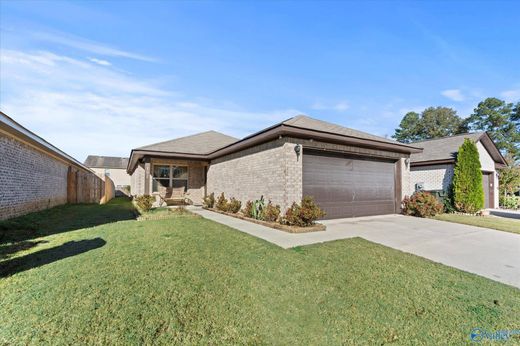 Detached House in Owens Cross Roads, Madison County