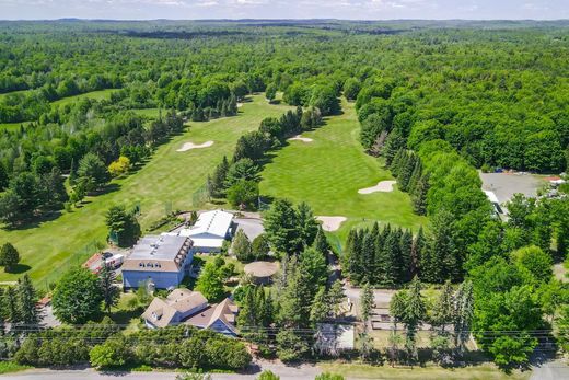 Luxury home in Lachute, Laurentides