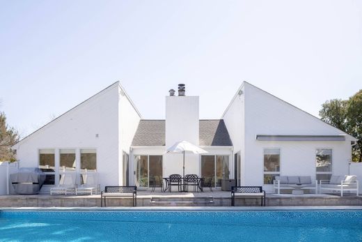 Detached House in Remsenburg, Suffolk County