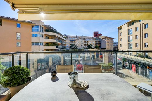 Apartment / Etagenwohnung in Aix-en-Provence, Bouches-du-Rhône