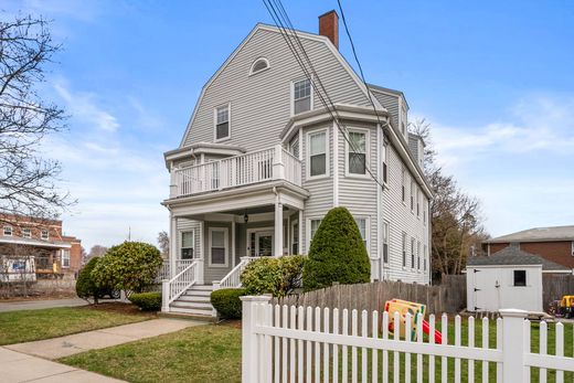 Apartment in Danvers, Essex County