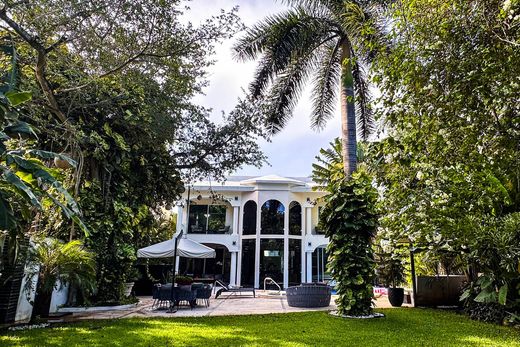 Detached House in Playa del Carmen, Quintana Roo, Solidaridad