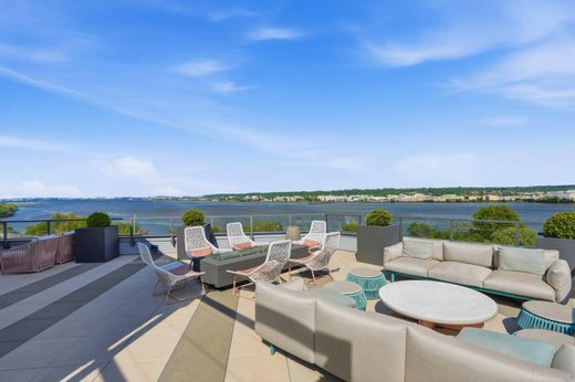 Apartment / Etagenwohnung in Alexandria, City of Alexandria