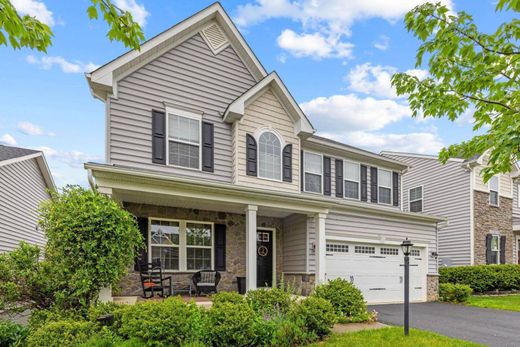 Detached House in Lake Frederick, Frederick County
