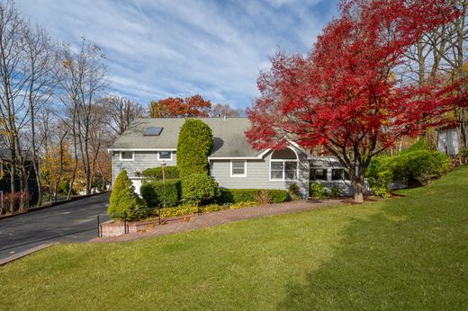 Detached House in Huntington, Suffolk County