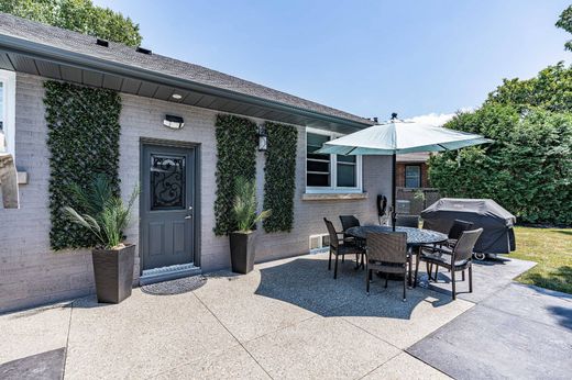 단독 저택 / Hamilton, Ontario