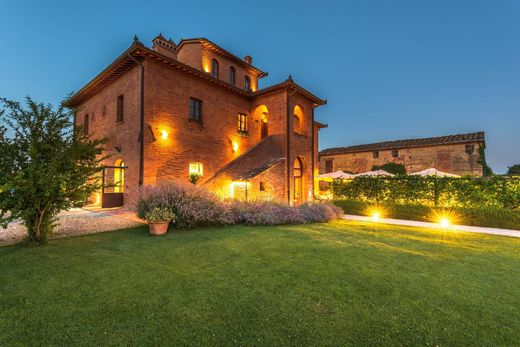 Villa Sinalunga, Siena ilçesinde