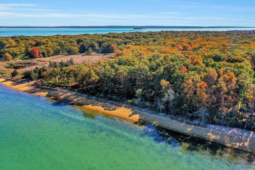 Luxury home in Southold, Suffolk County