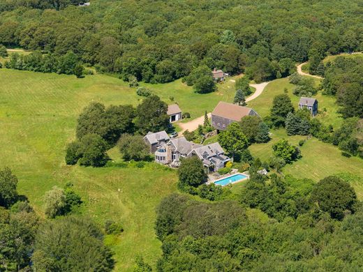 Detached House in West Tisbury, Dukes County