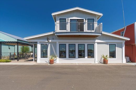 Luxury home in Ilwaco, Pacific County