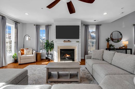 Townhouse in Middletown, Monmouth County