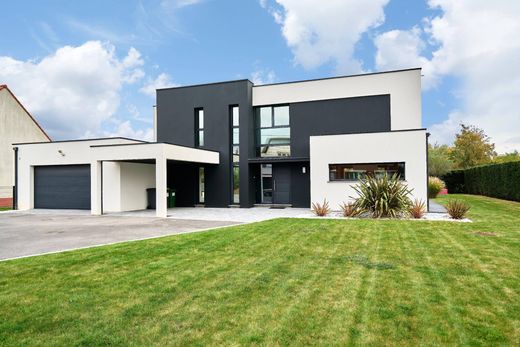 Vrijstaand huis in Beuvry, Pas-de-Calais