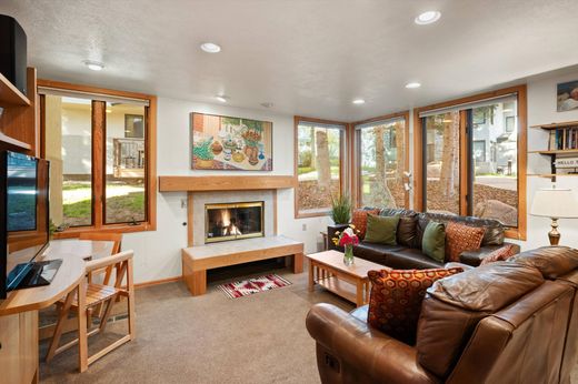 Apartment / Etagenwohnung in Snowmass Village, Pitkin County