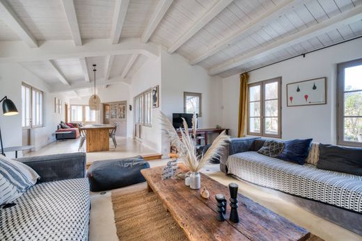 Detached House in Les Portes-en-Ré, Charente-Maritime