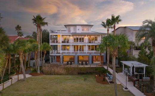 Detached House in Isle of Palms, Charleston County