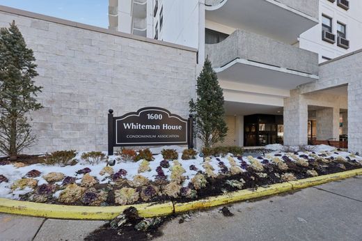 Apartment in Fort Lee, Bergen County