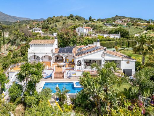 Detached House in Estepona, Malaga