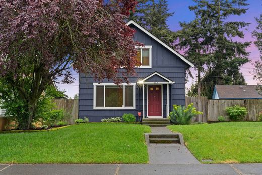 Detached House in Everett, Snohomish County