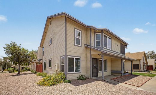 Townhouse in Mesa, Maricopa County