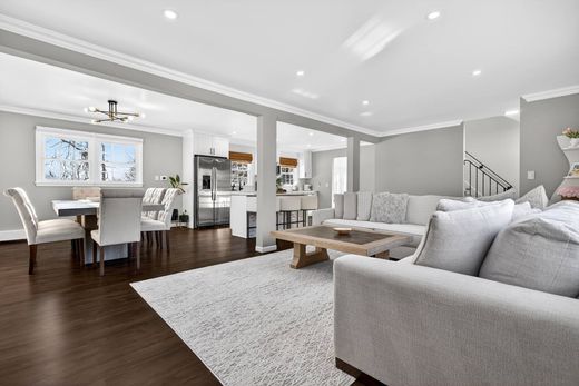 Detached House in Hamden, New Haven County