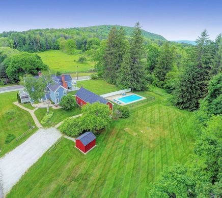 Detached House in Stockbridge, Berkshire County