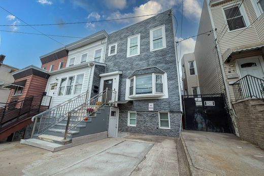 Luxury home in Jersey City, Hudson County