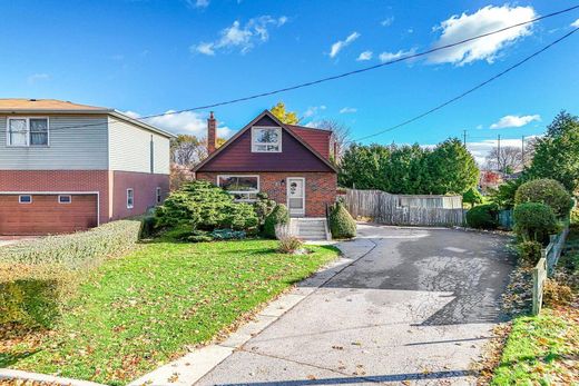Detached House in Toronto, Ontario