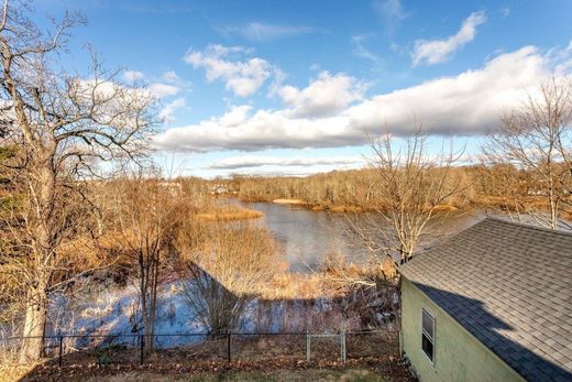 Apartment / Etagenwohnung in Canton, Norfolk County