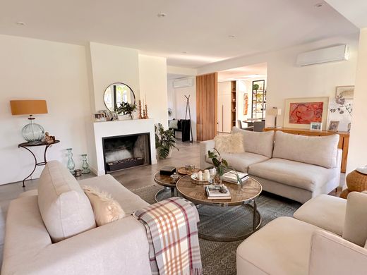 Apartment / Etagenwohnung in Buenos Aires, Ciudad Autónoma de Buenos Aires