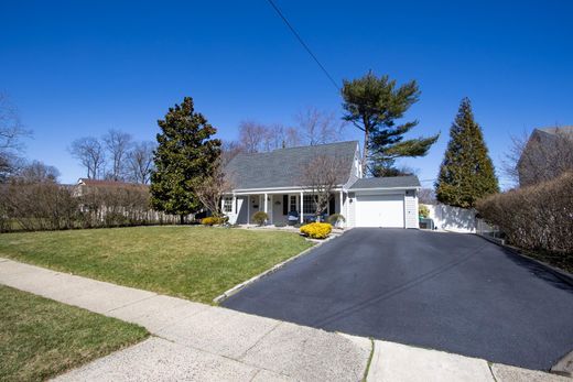 Detached House in Aberdeen, Monmouth County