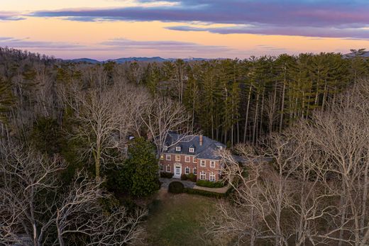 Detached House in Asheville, Buncombe County