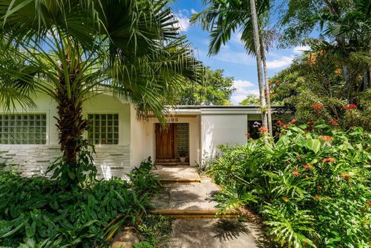 Luxury home in Pinecrest, Miami-Dade