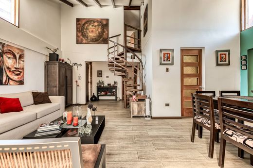 ‏בית חד-משפחתי ב  Vitacura, Provincia de Santiago de Chile