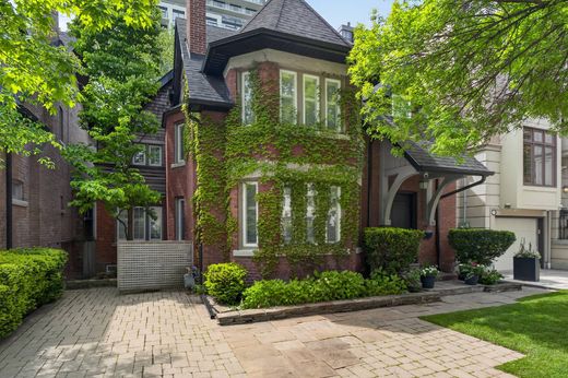 Detached House in Toronto, Ontario