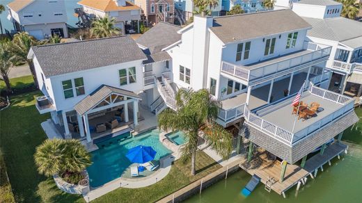 Detached House in Tiki Island, Galveston County