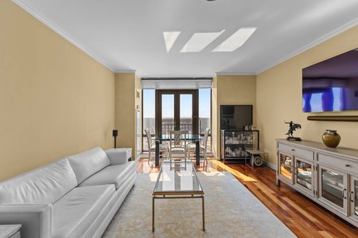 Apartment in White Plains, Westchester County