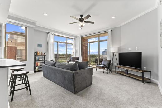 Apartment in Arlington, Arlington County