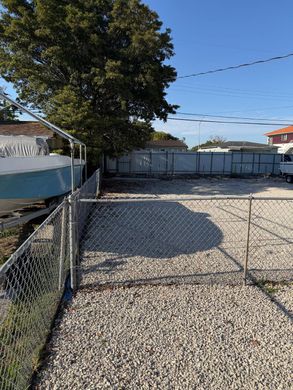 Apartment in Hialeah, Miami-Dade