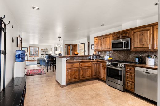 Apartment in Carbondale, Garfield