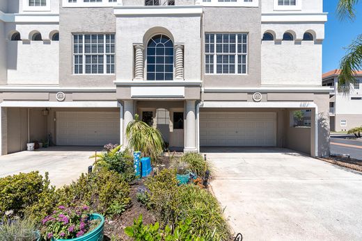 Townhouse in Tarpon Springs, Pinellas County