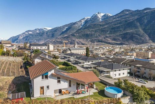 Detached House in Fully, Martigny District